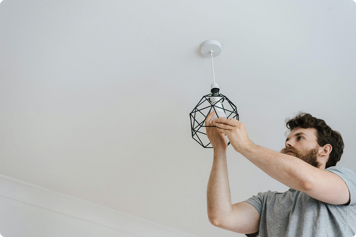 Troubleshooting Flickering Lights: Identifying Loose Connections and Lighting Issues